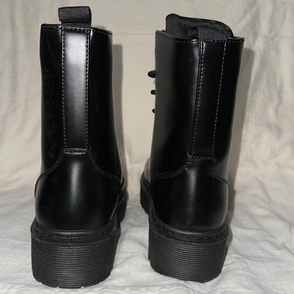 Black Boots - Picture 3 of 6